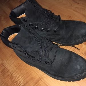 Black Timberlands 🥾